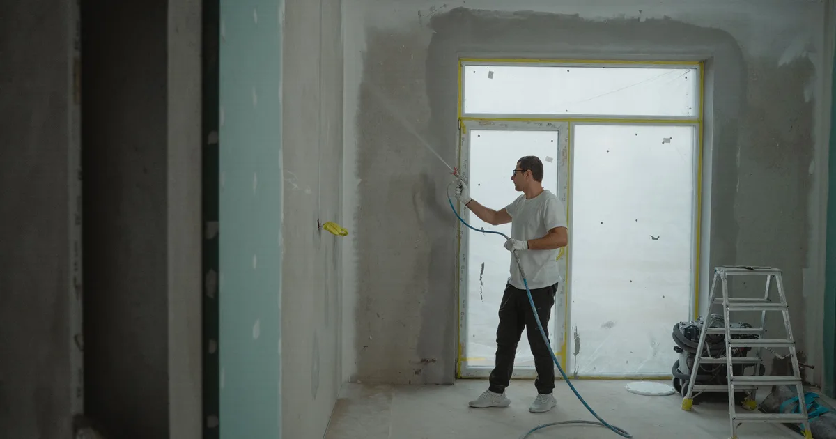 Google Ads для будівельних і ремонтних компаній 2026: «bathroom remodel» коштує $31,80, «general contractor» - $9,85